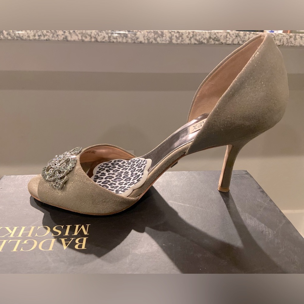 Badgley Mischa Peep Toe Pewter Metallic heels 9 1/2 medium